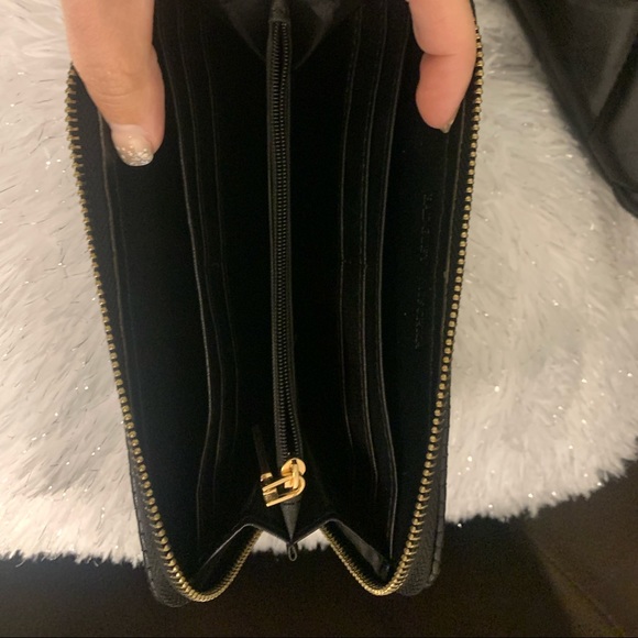 Badgley Mischka shoulder bag and wallet. Like new. Can be worn as a crossbody. - Picture 3 of 4